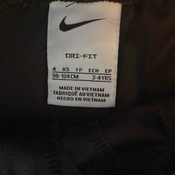 Nike toddler boy short sleeve/ short matching set - Picture 5 of 5